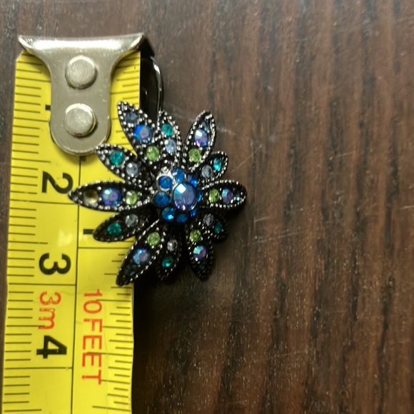 Joan Rivers Collection Flower Aurora Borealis Earrings - Picture 4 of 4